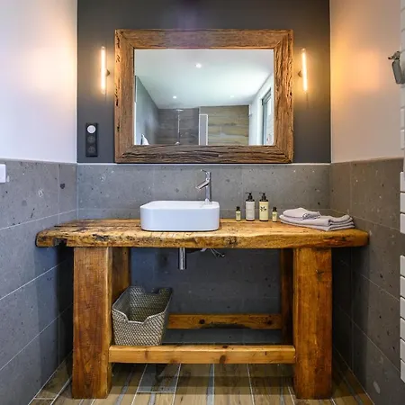 Domaine Du Bugassou, Chambres, Table D'hôtes&spa Belvès