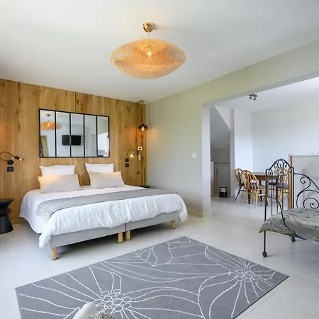 Domaine Du Bugassou, Chambres, Table D'hôtes&spa 4*