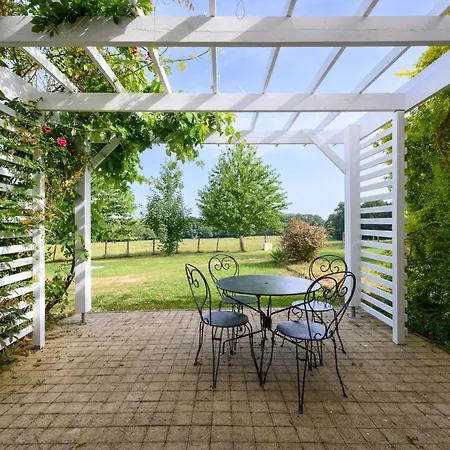 Domaine Du Bugassou, Chambres, Table D'hotes &