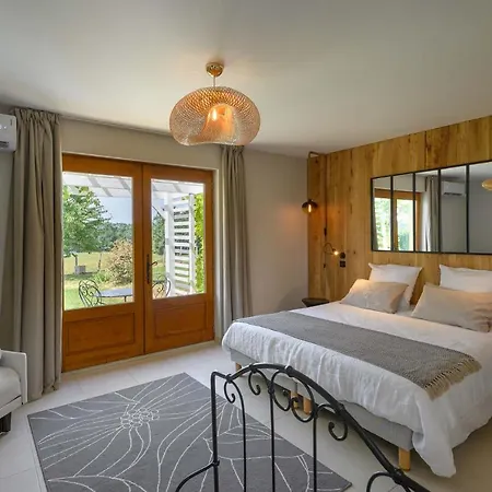 Casa de hóspedes Domaine Du Bugassou, Chambres, Table D'hôtes&spa Belvès