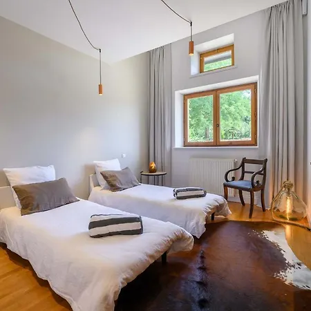 Domaine Du Bugassou, Chambres, Table D'hôtes&spa 4* Belvès