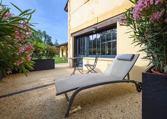 Domaine Du Bugassou, Chambres, Table D'hotes &