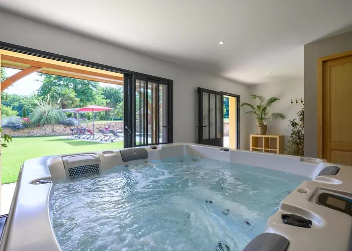 Domaine Du Bugassou, Chambres, Table D'hotes & Belvès