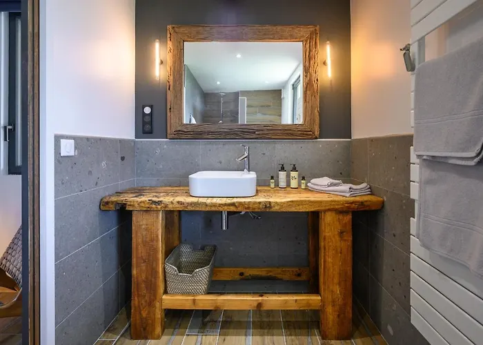 Domaine Du Bugassou, Chambres, Table D'hotes & Belvès