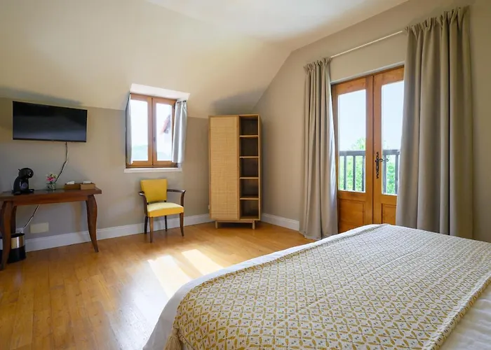 Pensionat Domaine Du Bugassou, Chambres, Table D'hotes &