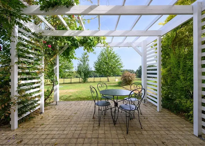 Domaine Du Bugassou, Chambres, Table D'hotes &