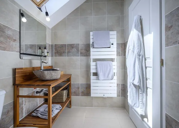 Pensionat Domaine Du Bugassou, Chambres, Table D'hotes & 4*