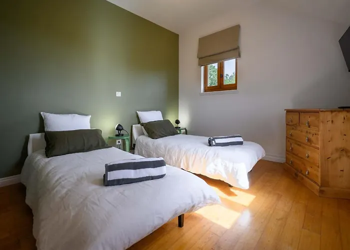 Domaine Du Bugassou, Chambres, Table D'hotes &