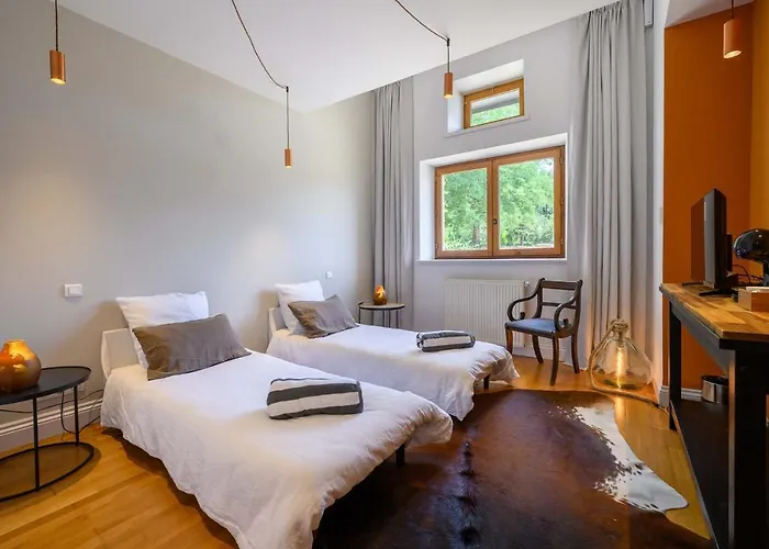 Domaine Du Bugassou, Chambres, Table D'hotes & 4* Belvès