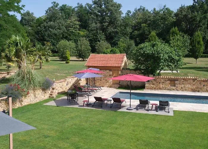 Domaine Du Bugassou, Chambres, Table D'hotes & 4* 贝尔维斯